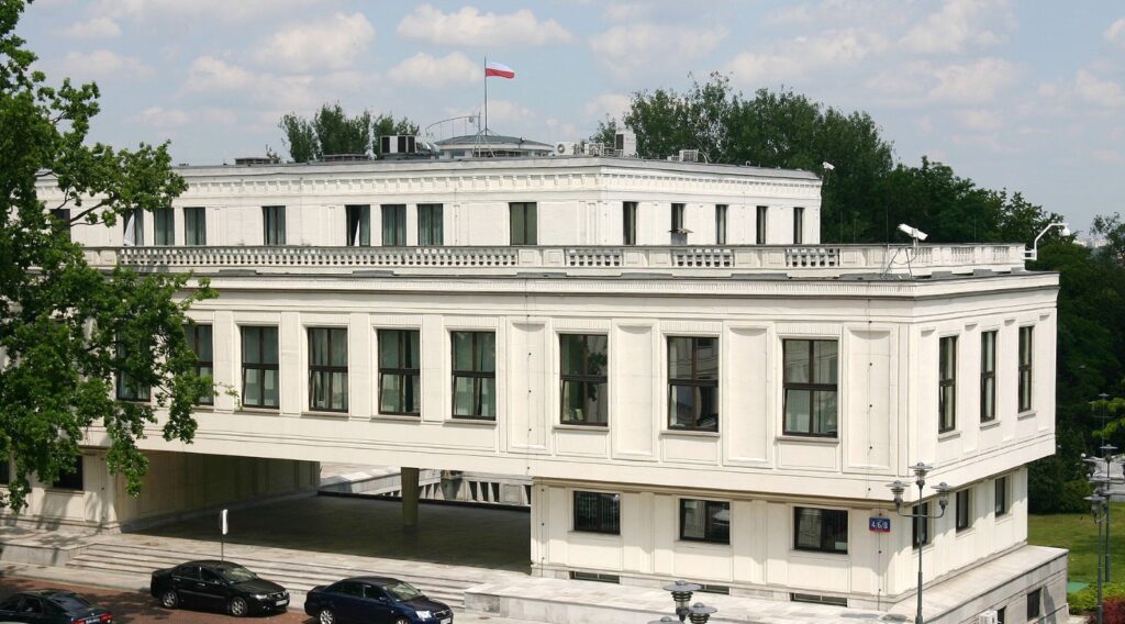 KOMISJE SENACKIE CHCĄ PRZESUNĄĆ START SYSTEMU KAUCYJNEGO O KOLEJNE 3 MIESIĄCE
